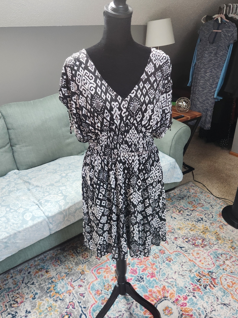 Old Navy Black and White Printed Dress Smocked Bodice Large Great Condition